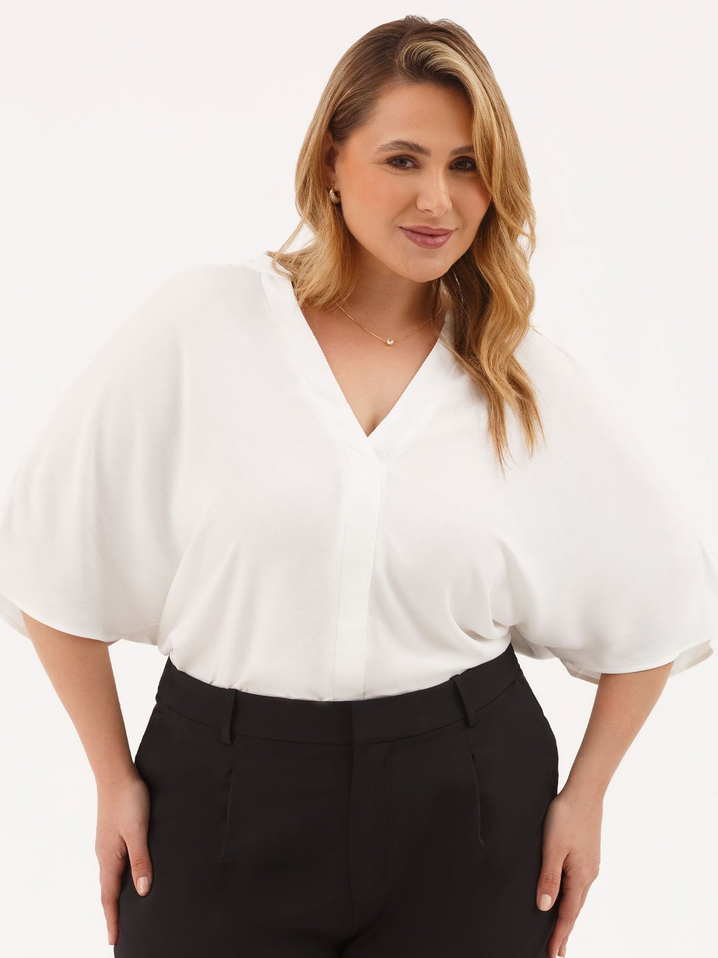 10501707 blusa feminina plus size off white branca floribel 2