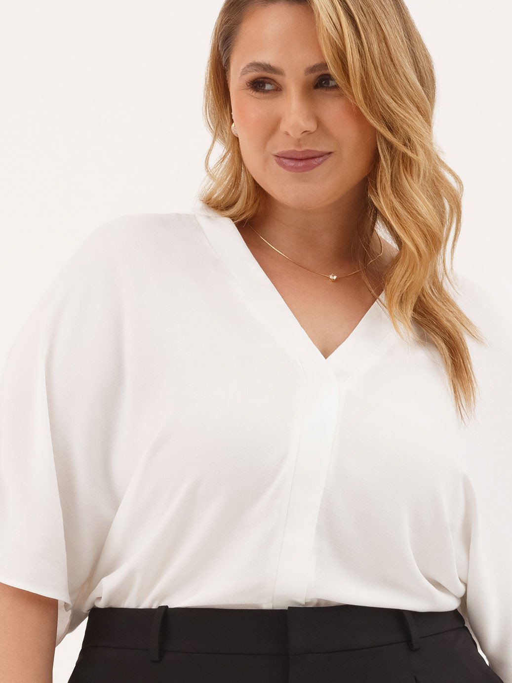 10501707 blusa feminina plus size off white branca floribel 2 1