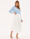 11000406 saia plissada branca off white antonieta 10202319 blusa com gola azul lari2
