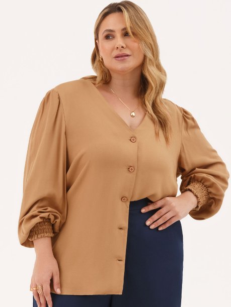 Camisa Manga Longa Regular em Viscose Plus Size Canela Angela