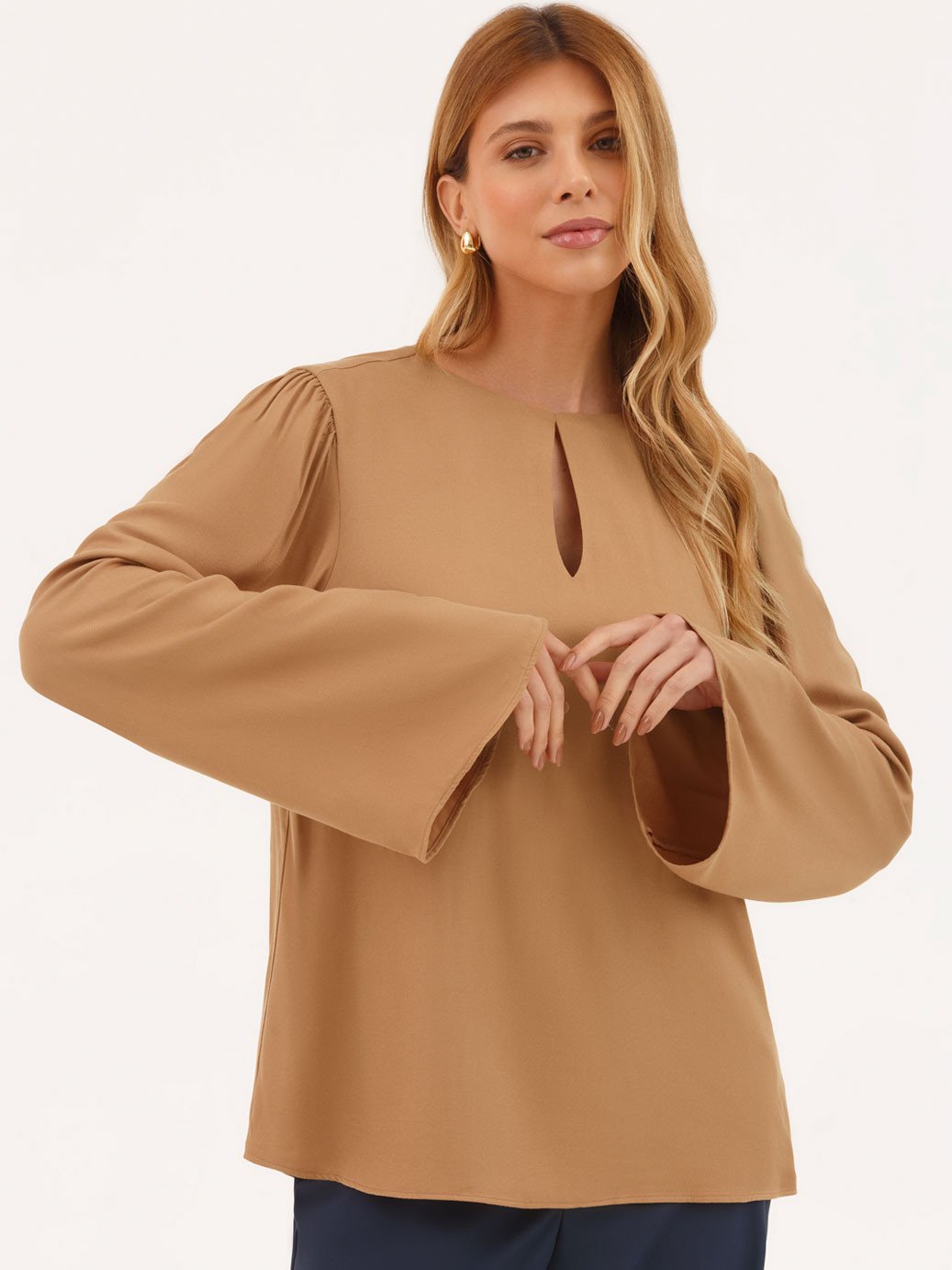10501744 blusa canela camel com cinto esme 1