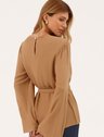 10501744 blusa canela camel com cinto esme 2