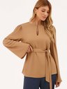 10501744 blusa canela camel com cinto esme 3
