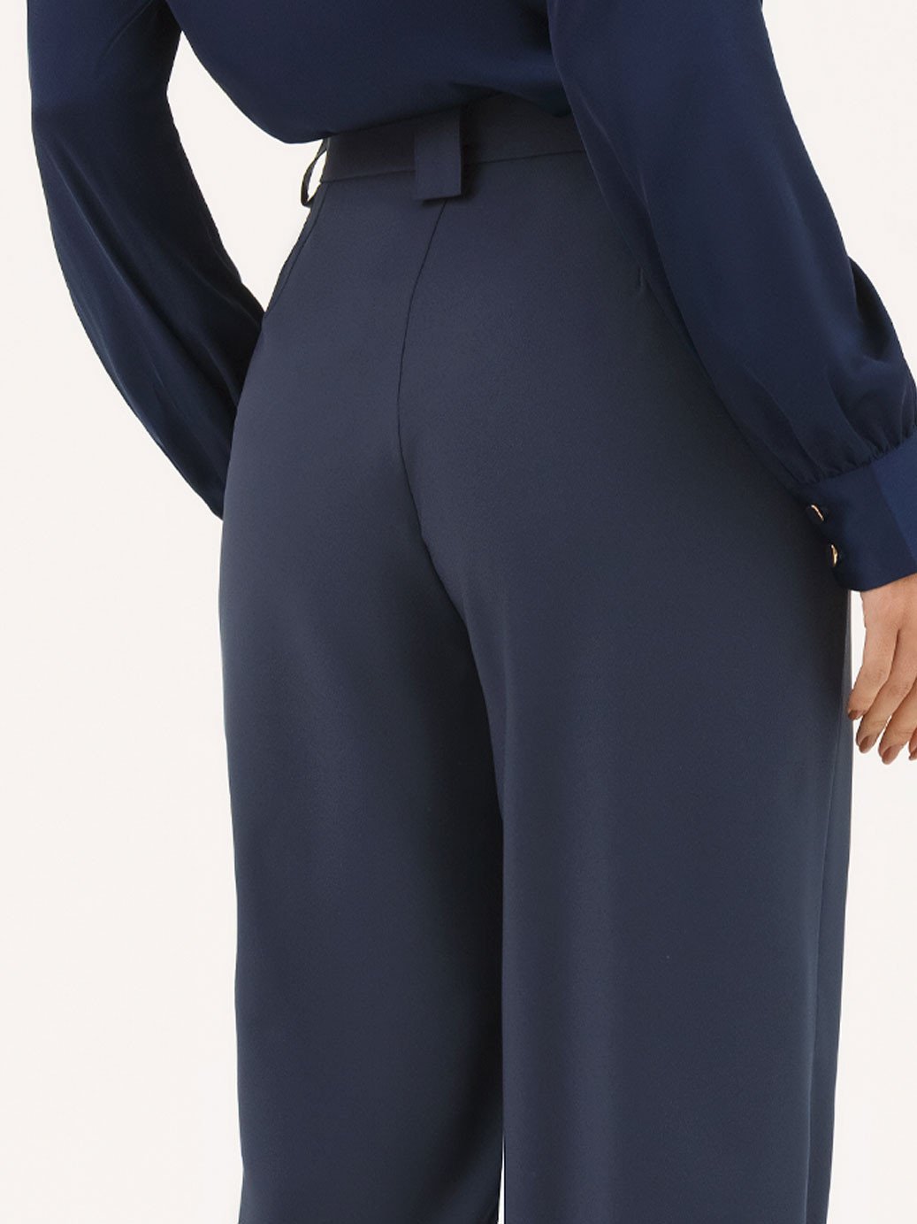 19200601 calca alfaiataria feminina marinho laya 10501743 blusa manga longa com botoes cetim liora 1 1