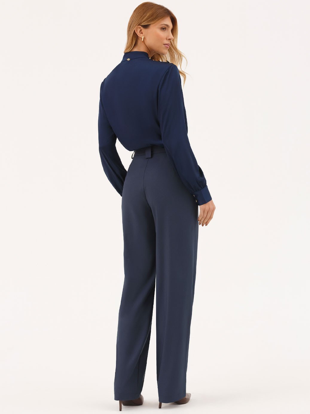 19200601 calca alfaiataria feminina marinho laya 10501743 blusa manga longa com botoes cetim liora 1 3
