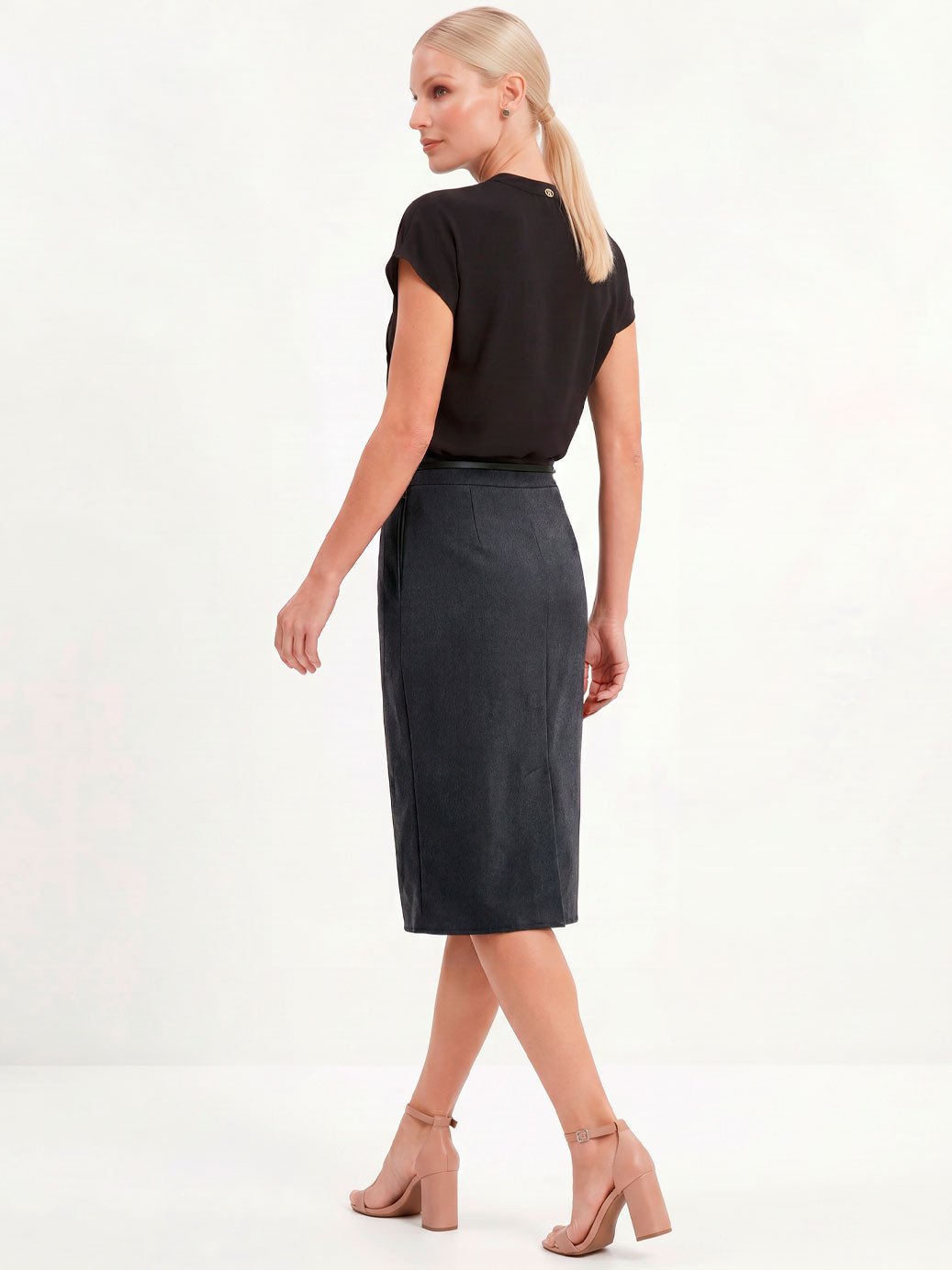 10501452 blusa preta neia 11000307 saia lapis alfaiataria cinza escuro amara 2 2