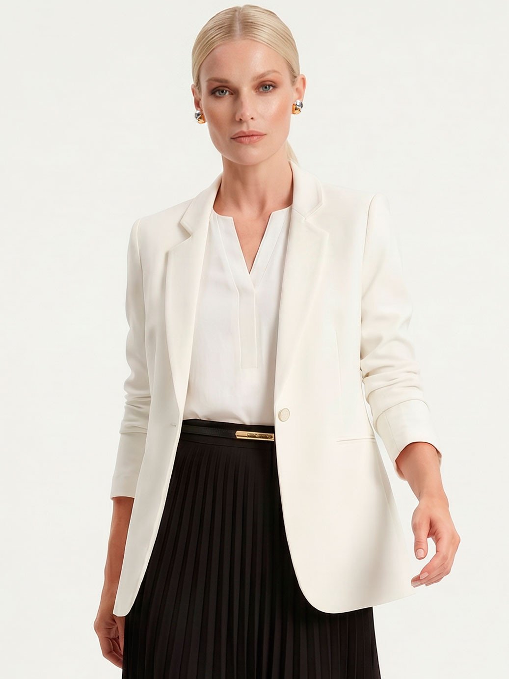 11000308 saia plissada preta antonieta 11400337 blazer off white feminino liana 10800351 blusa off white josiela 2