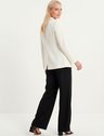 19200122 calca alfaitaria preta timotea 11400337 blazer off white feminino liana 2 1