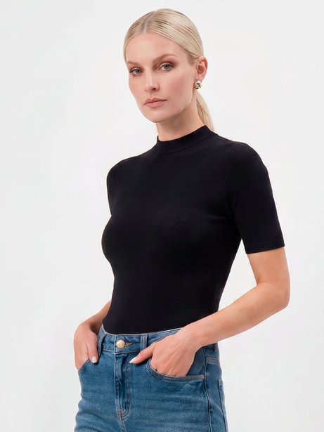Blusa Canelada Gola Alta Preto Adri