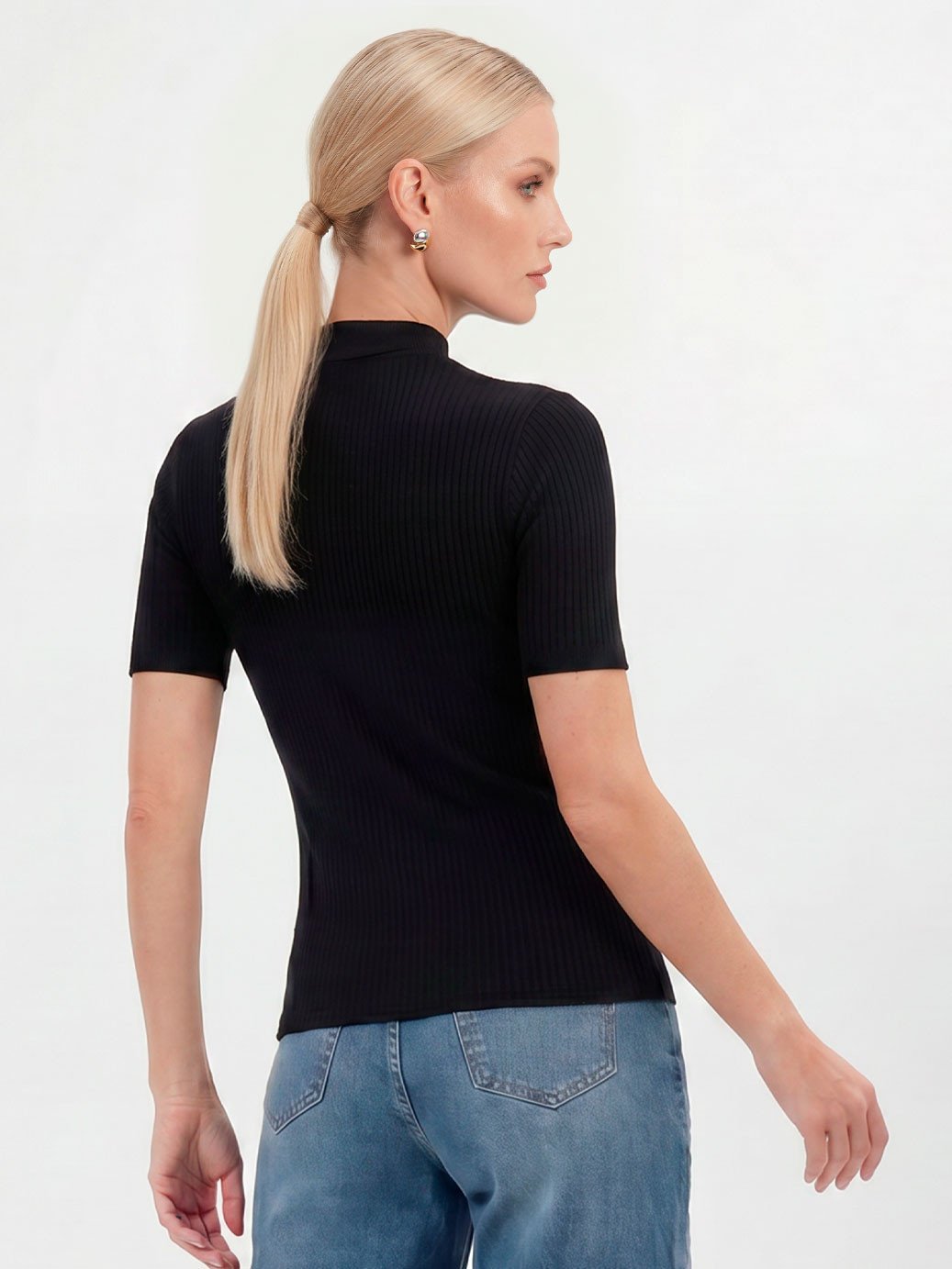10501500 blusa gola alta preto adri 19200430 calca jeans feminina selene 4