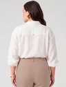 10501644 camisa boxi plus size off white taila 19200605 calca plus size bege lea
