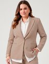 10501644 camisa boxi plus size off white taila 19200605 calca plus size bege lea 11400325 blazer bege kelya 3