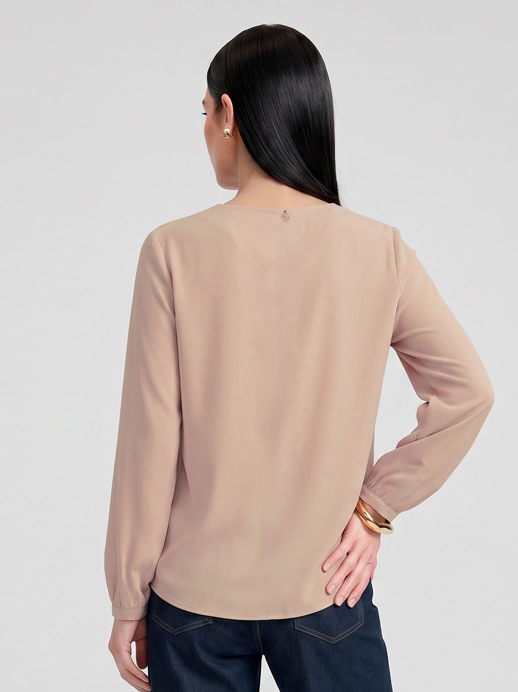 10501746 blusa manga longa bege anya 19200609 calca jeans pantalona azul escuro naya 1