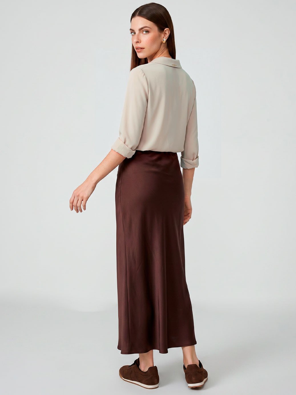 11000431 saia crepe marrom andreza 10202338 camisa manga longa gola notch bege marla 12300142 tenis aurea 2 2