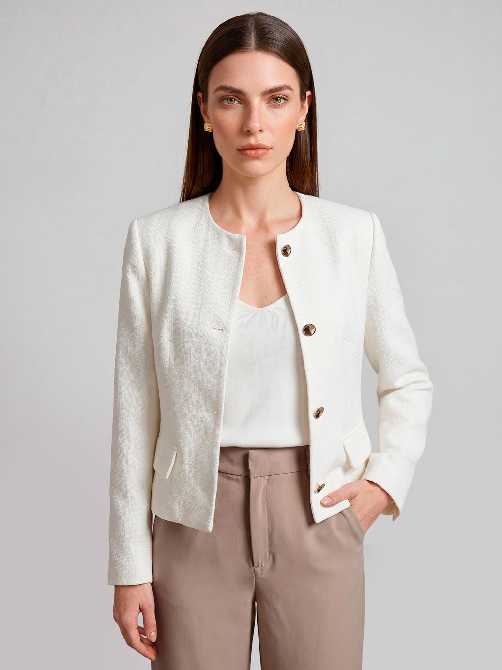 11400323 casaqueto off white mayana 19200603 calca bege adrya 2
