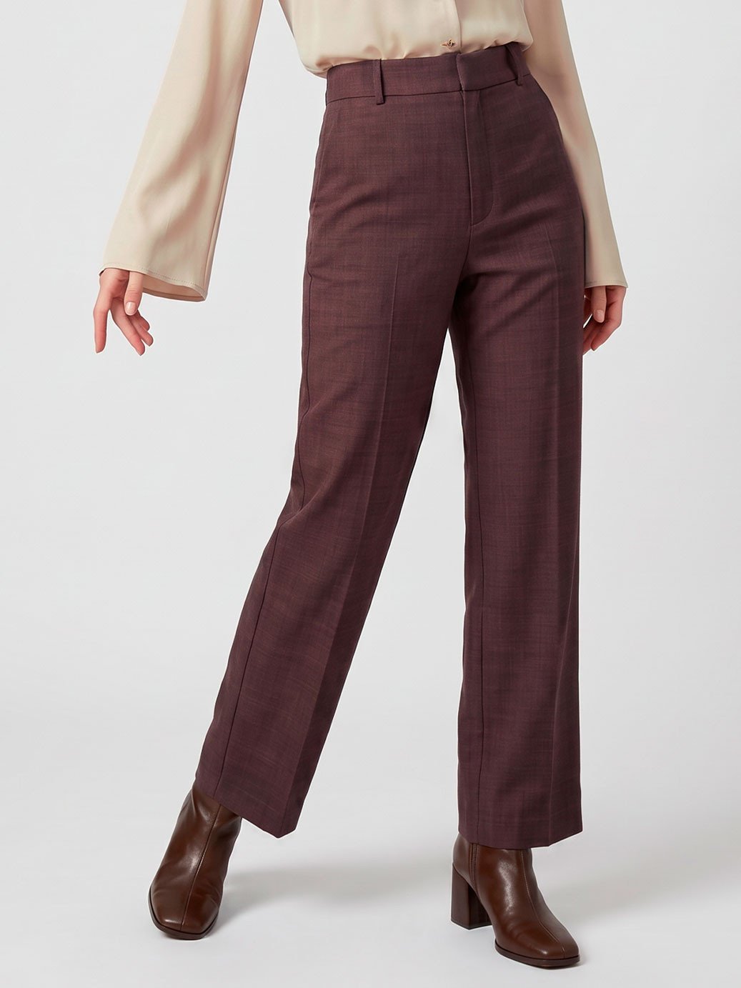 19200604 calca reta marrom tali 10202338 camisa manga longa gola notch bege marla 1 1