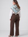 10501644 camisa boxi plus size off white taila 19200538 calca wide leg de alfaiataria plus size marrom cibele 10161100 lenco georgia 2