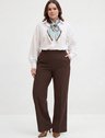 10501644 camisa boxi plus size off white taila 19200538 calca wide leg de alfaiataria plus size marrom cibele 10161100 lenco georgia 1 2