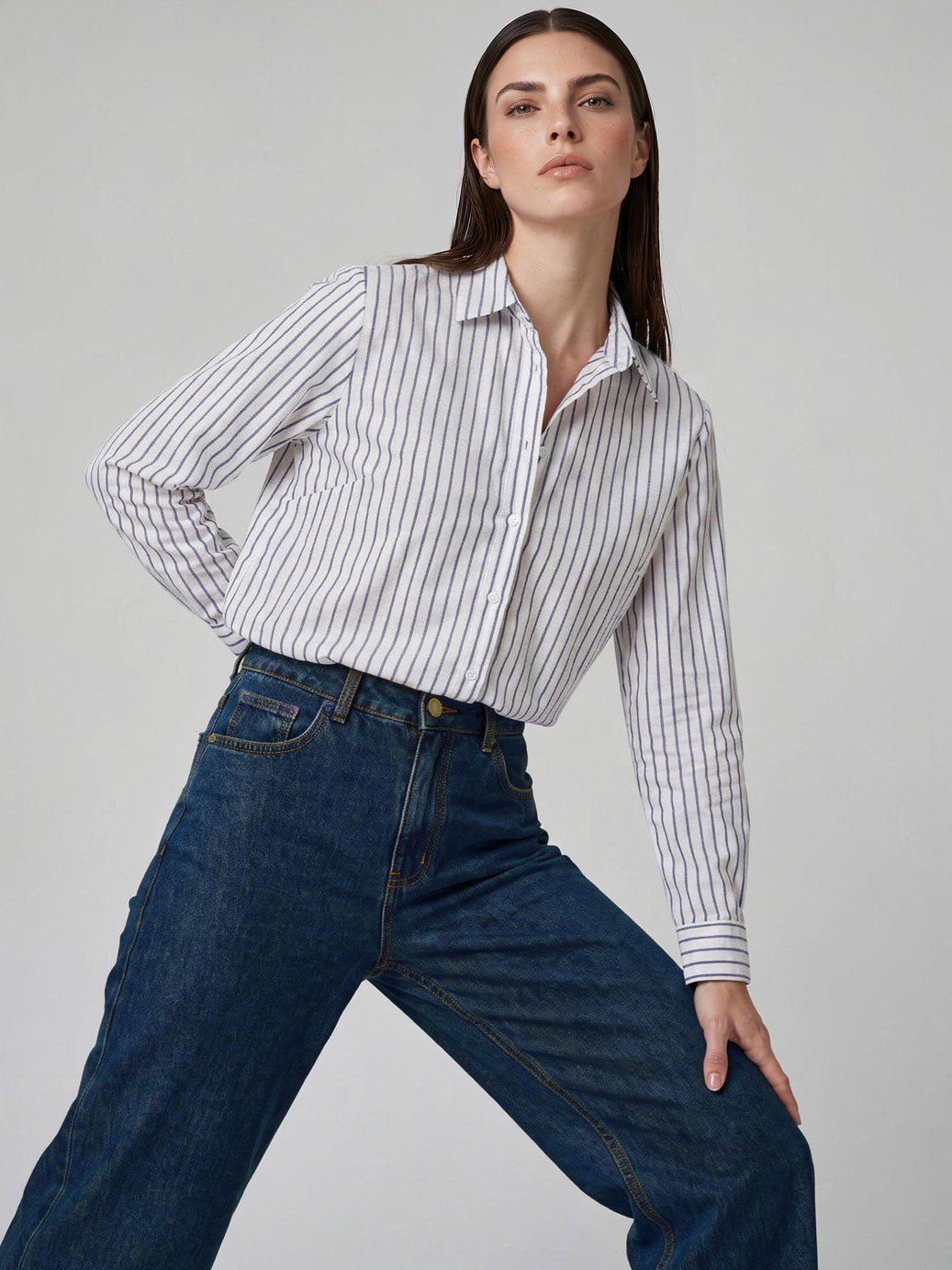 Camisa Comfy de Algod&atilde;o Listrado Off e Marinho Tiany