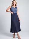 10501788 blusa regata com laco azul denim nayra 11000452 saia plissada crepe marinho antonieta 2 1