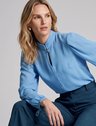 10501769 blusa com gola estruturada azul claro cauane 2