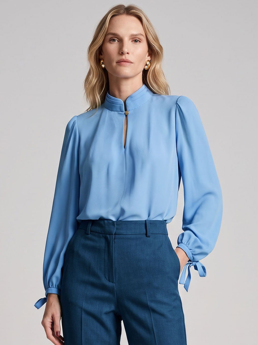 10501769 blusa com gola estruturada azul claro cauane 19200614 calca reta de alfaiataria marinho celestine 1