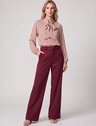 10501778 blusa poa babados gaele 19200610 calca alfaiataria wide leg vinho naissa 2 1