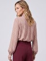10501778 blusa poa com babados gaele 19200610 calca alfaiataria wide leg vinho naissa