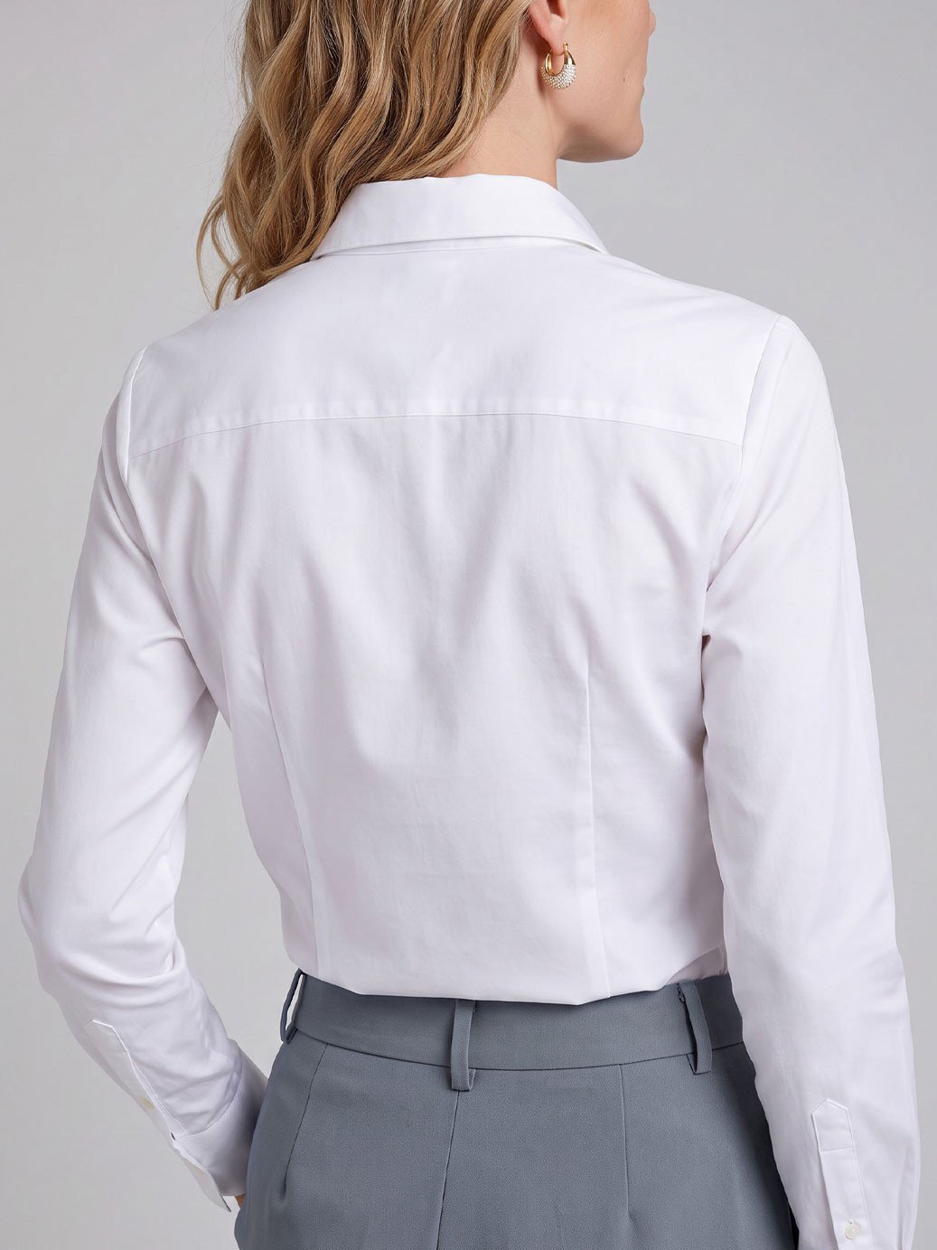 10200946 camisa feminina tricoline branca roberta 19200550 calca alfaiataria reta cinza belymara 1
