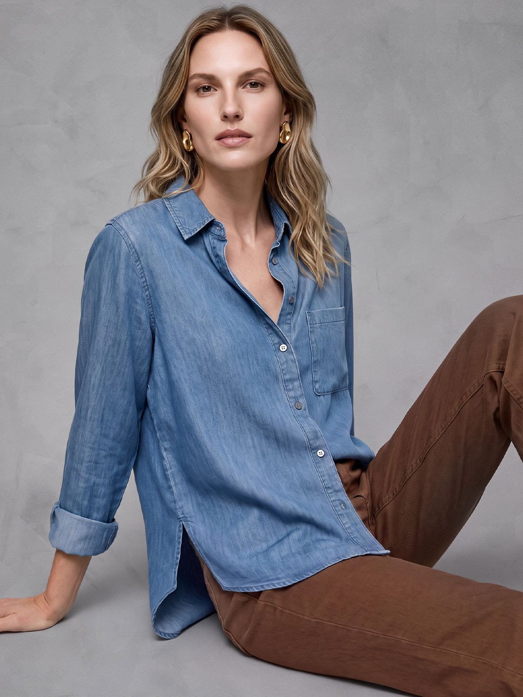 10202365 camisa jeans manga longa azul clara velara 19200544 calca sarja reta marrom escuro violetta 3