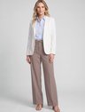 11400016 blazer white juliete 10202067 camisa algodao listrada joice 19200381 calca wide leg de mocha mousse angelica1