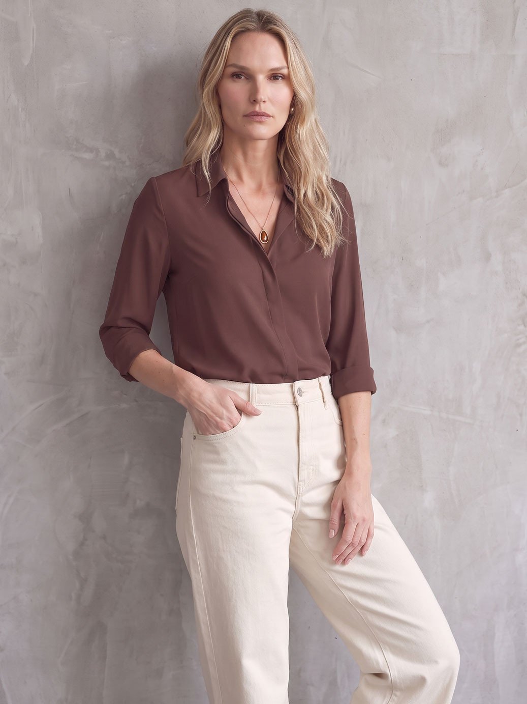 19200651 calca wide leg sarja atena 10202363 camisa manga longa marrom malika