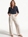 10202285 camisa over intermediaria listrada queila 19200651 calca wide leg em sarja atena 1 1