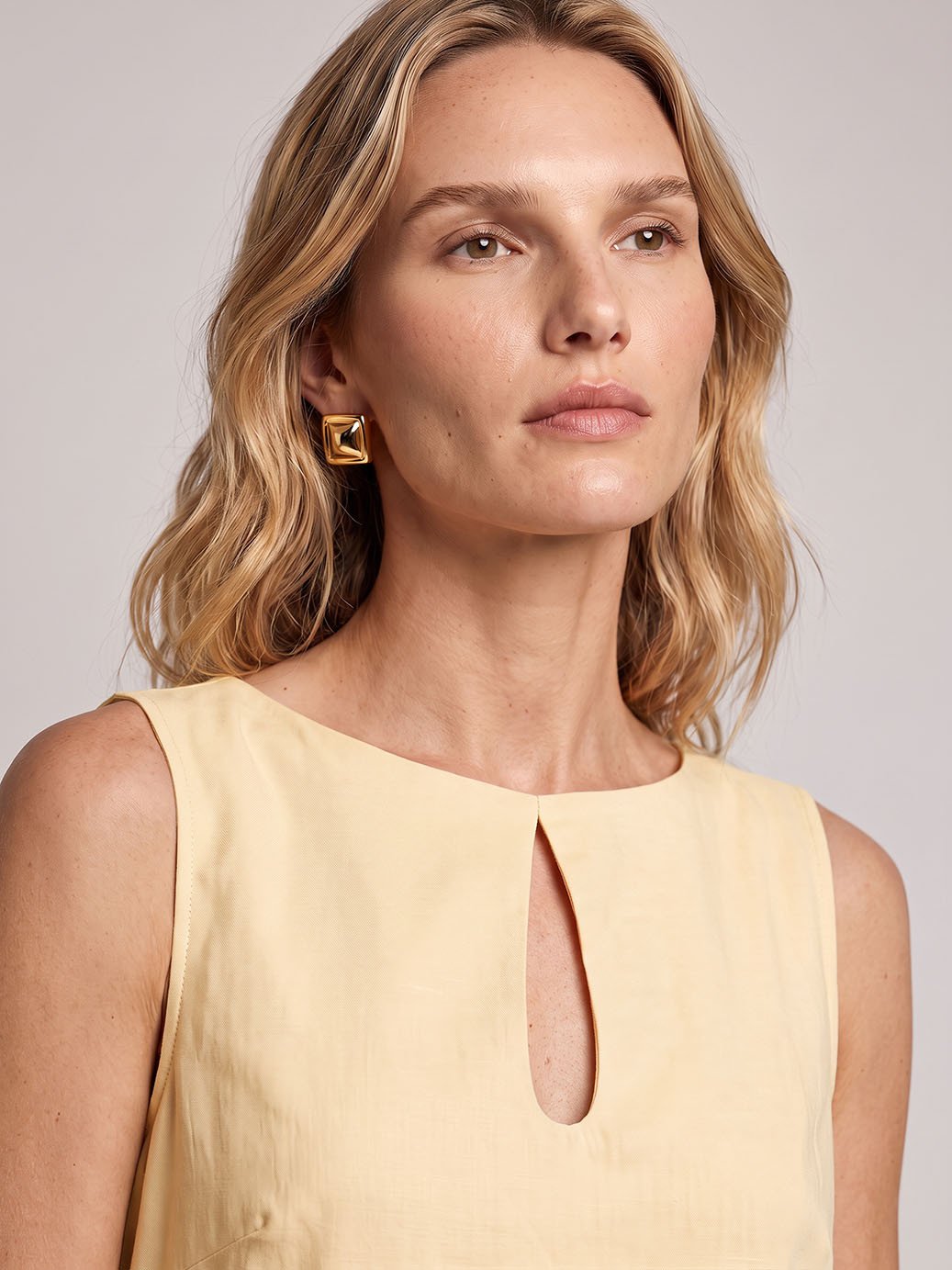vestido alfaiataria amarelo principessa clarie 02