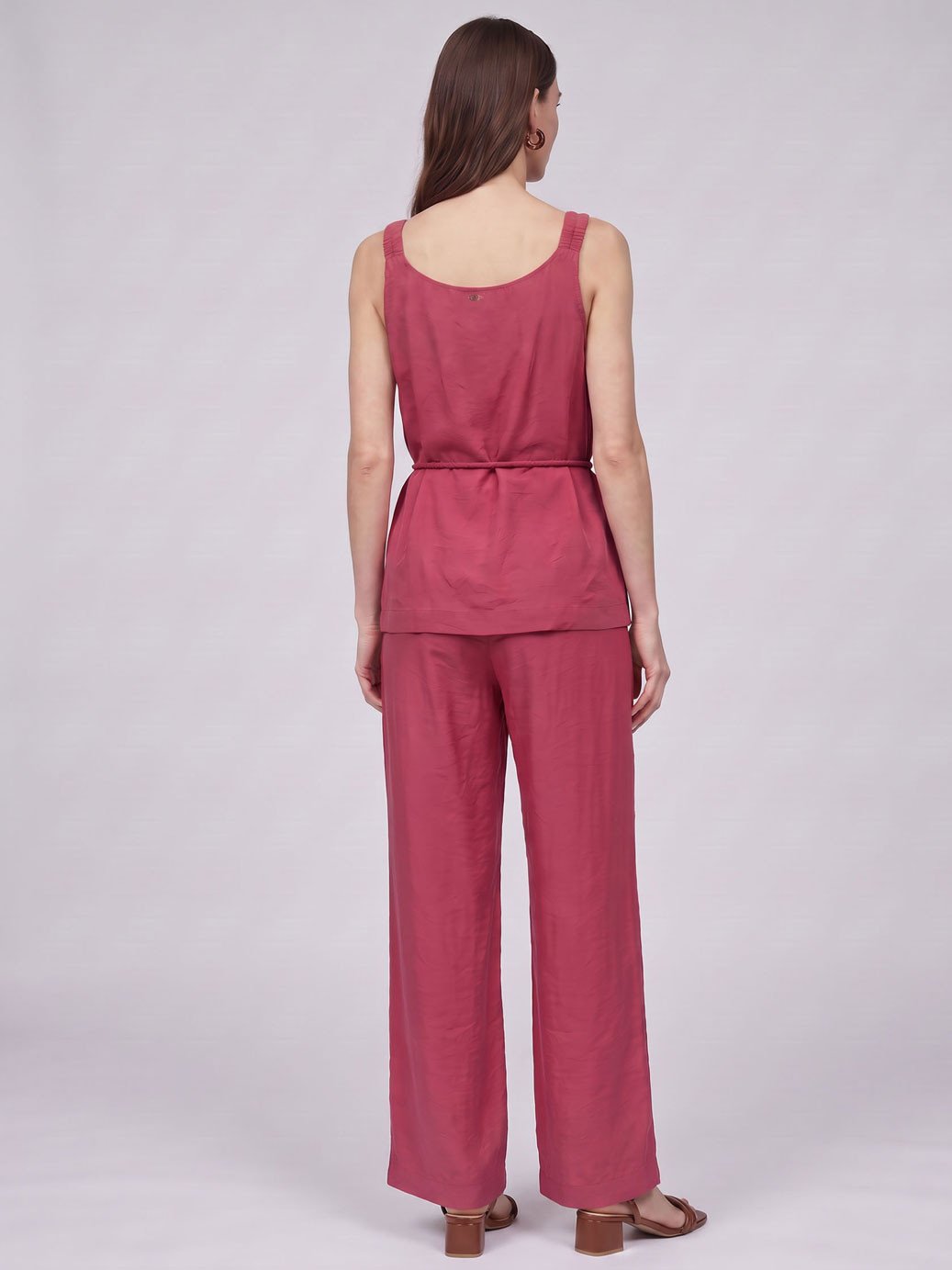10501819 regata feminina terracota alina 19200644 calca wide leg alfaiataria terracota catarine 3 1