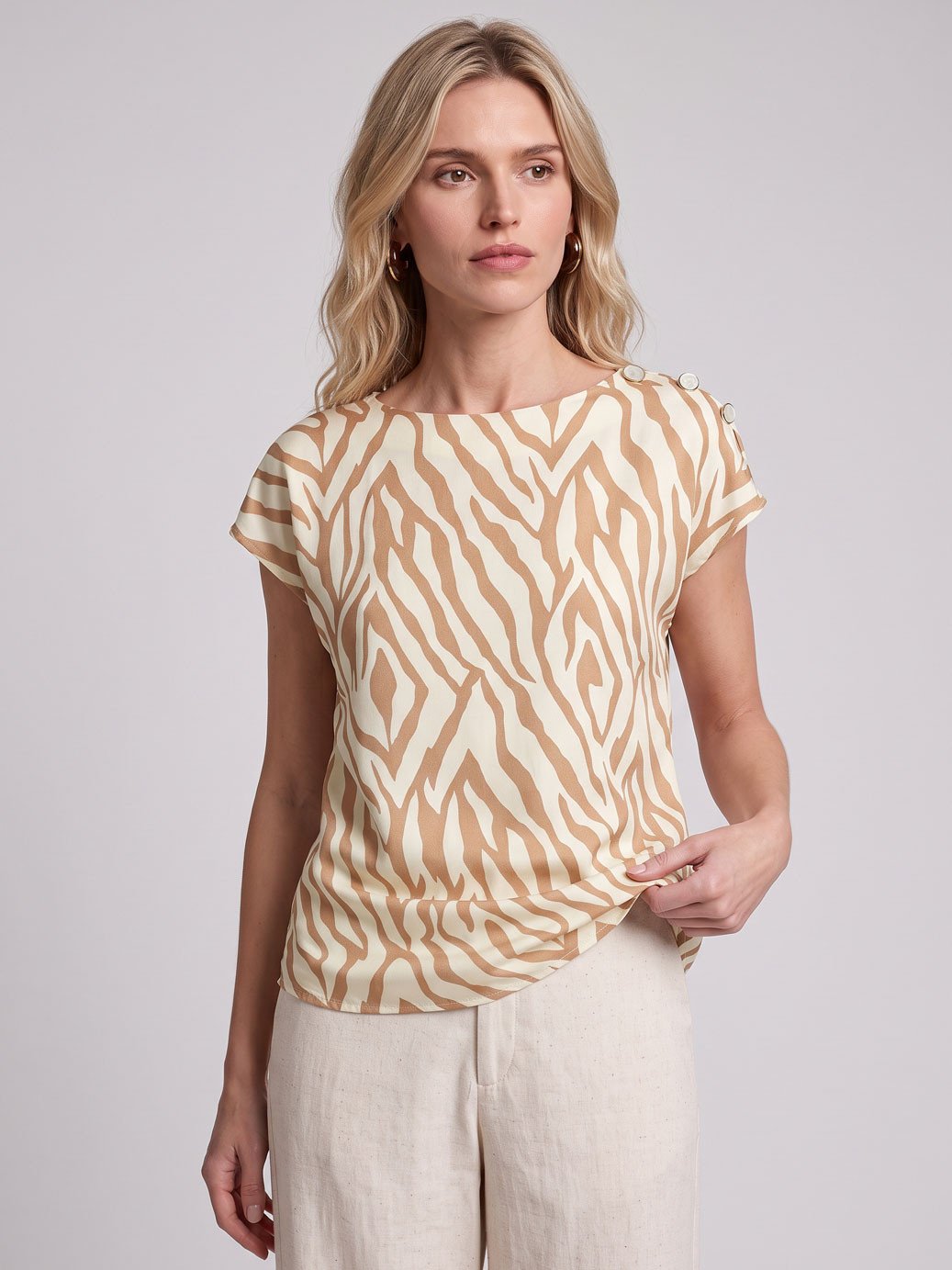 10501824 blusa viscose estampa savana iryna 5