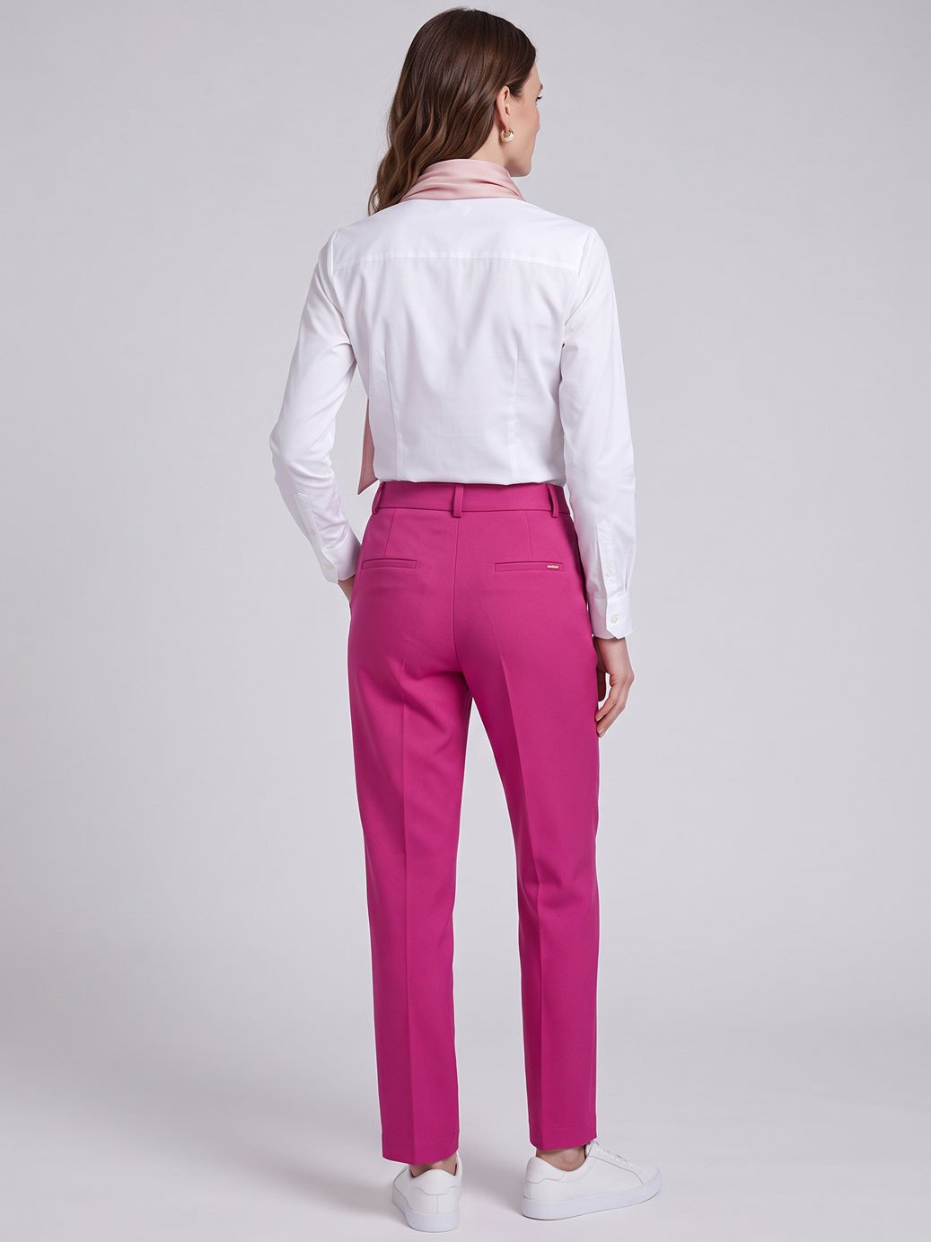 10200946 camisa feminina tricoline social basica branca roberta 19200677 calca reta regular framboesa betina