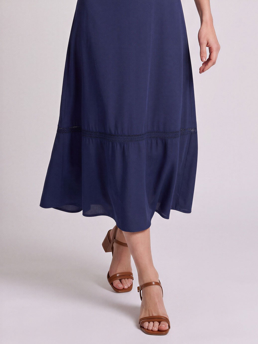 11000454 vestido com alca midi em viscose marinho samanta 3